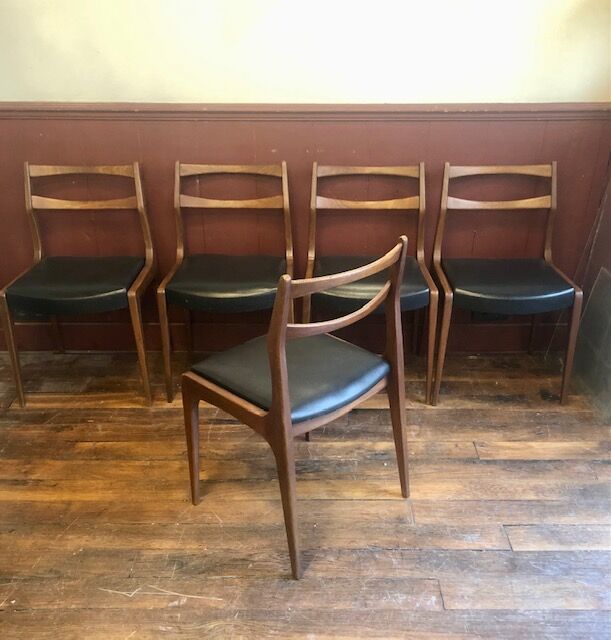 5 Scandinavian chairs