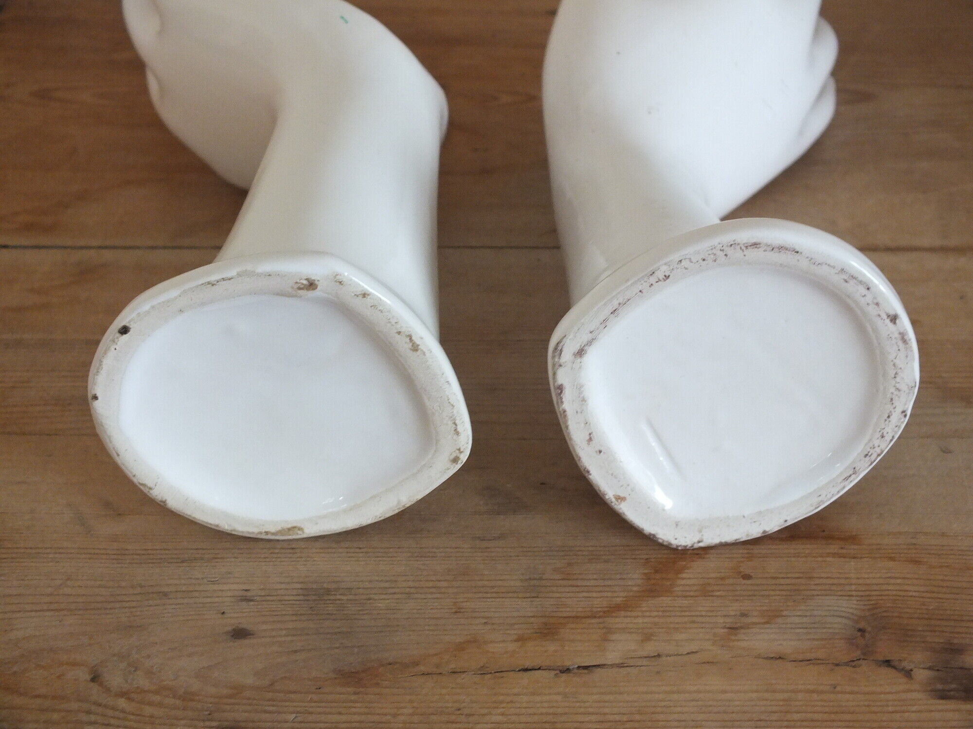 Duo of hands - rings or spike flowers in white ceramic