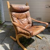 Beautiful vintage Westnofa chair model Siesta by Ingmar Relling. Leather Siësta chair. Nice patina.