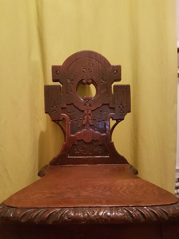 Chaise en bois massif exotique type forêt noire