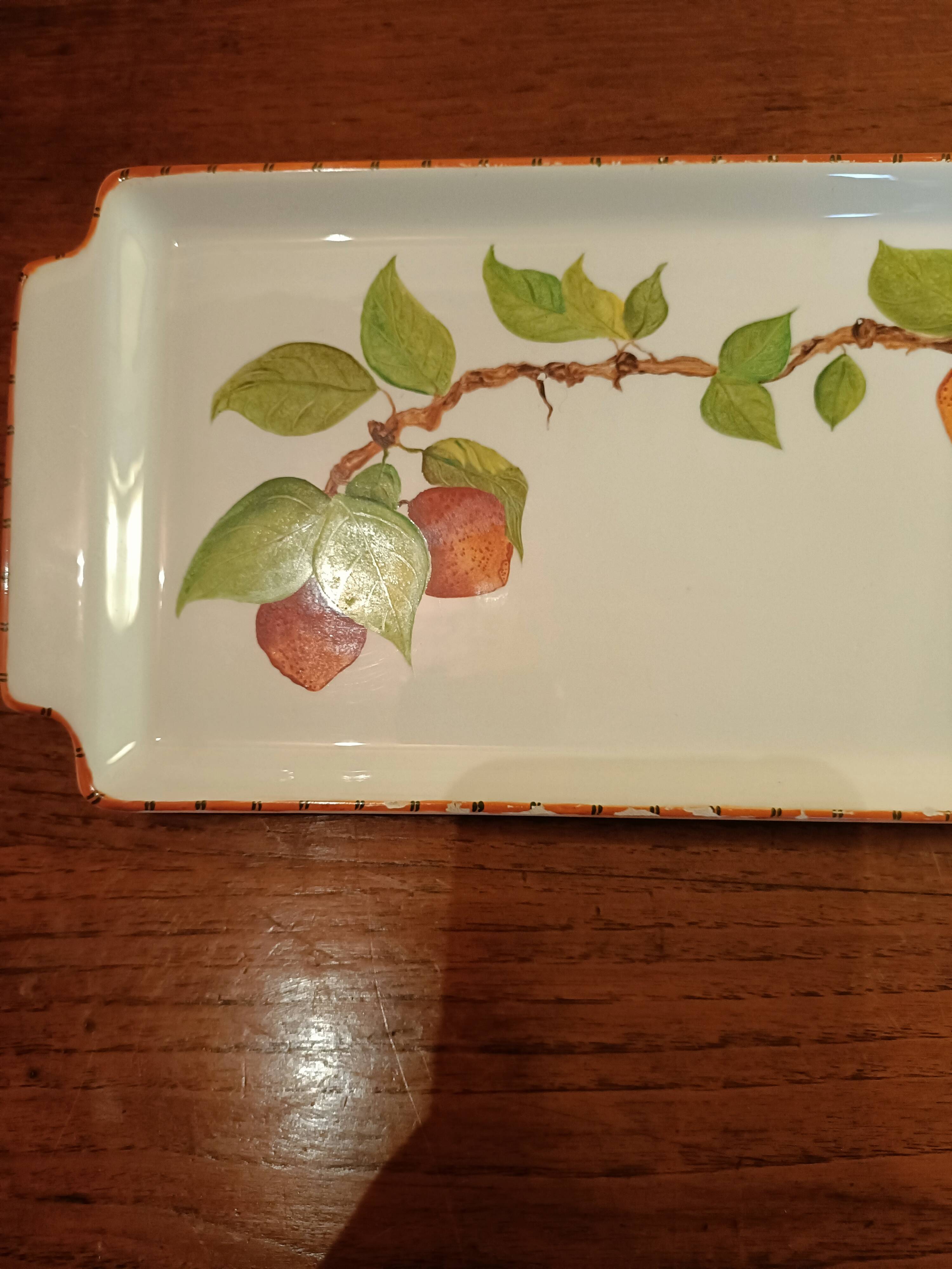 Cake dish. Vintage.