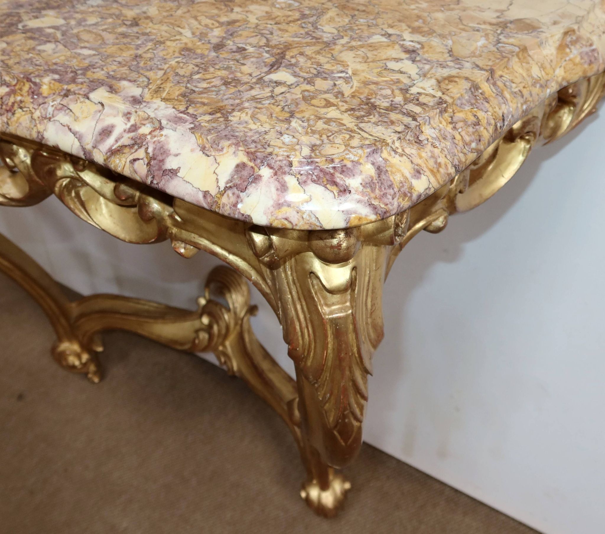 Console murale en bois doré style Louis XV, milieu XXème