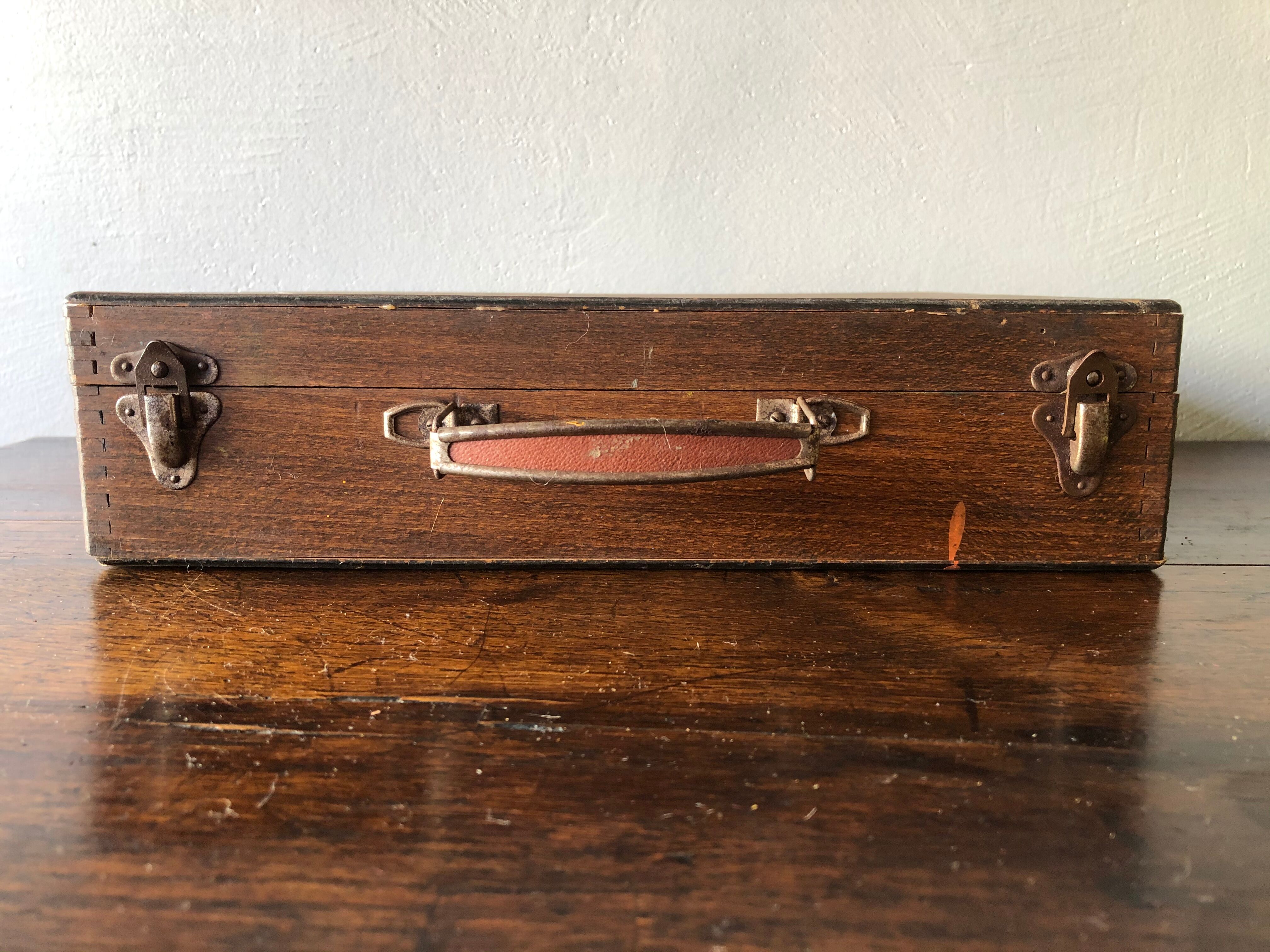 Old painter's case