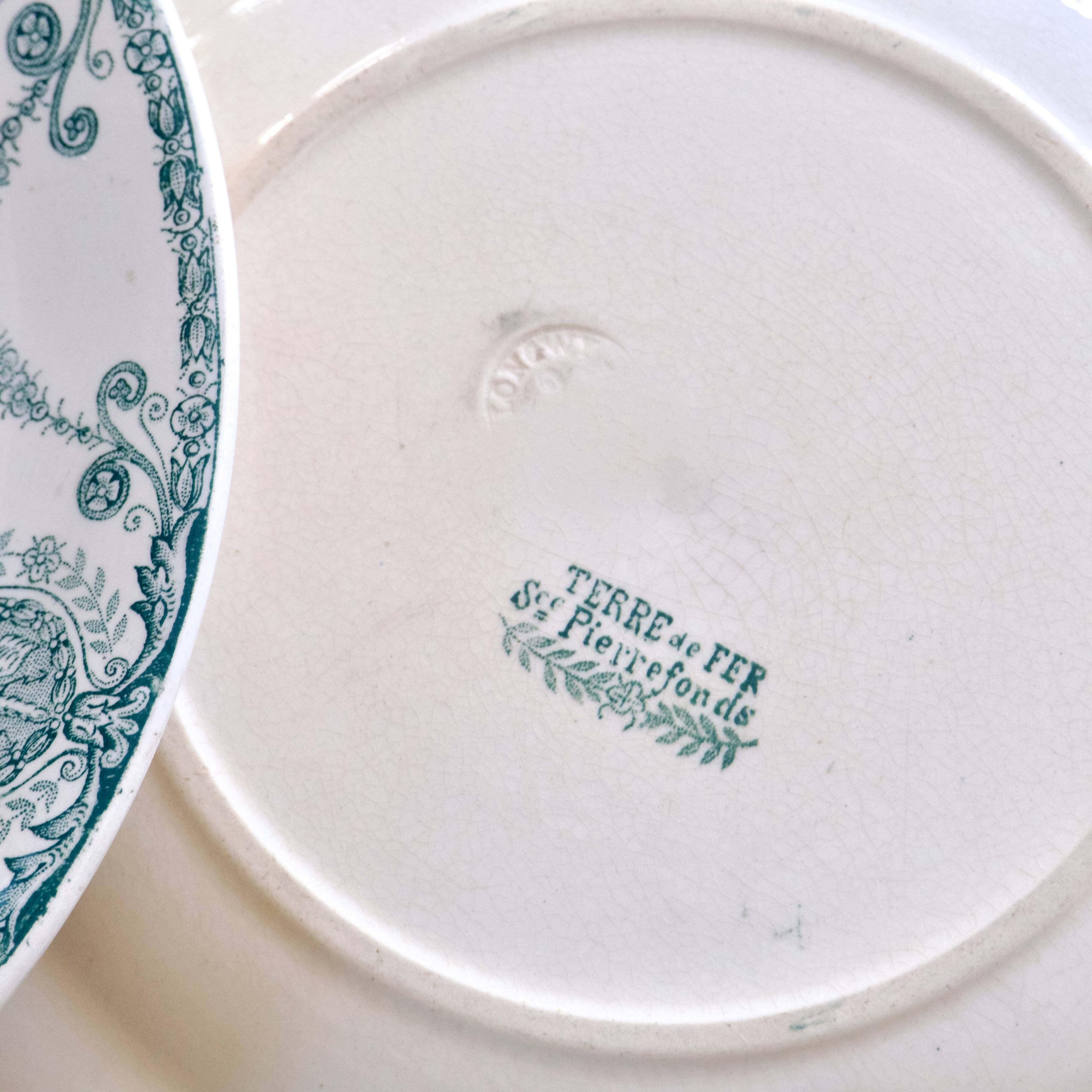 Assiettes XIXe Longwy, terre de fer "Pierrefonds"