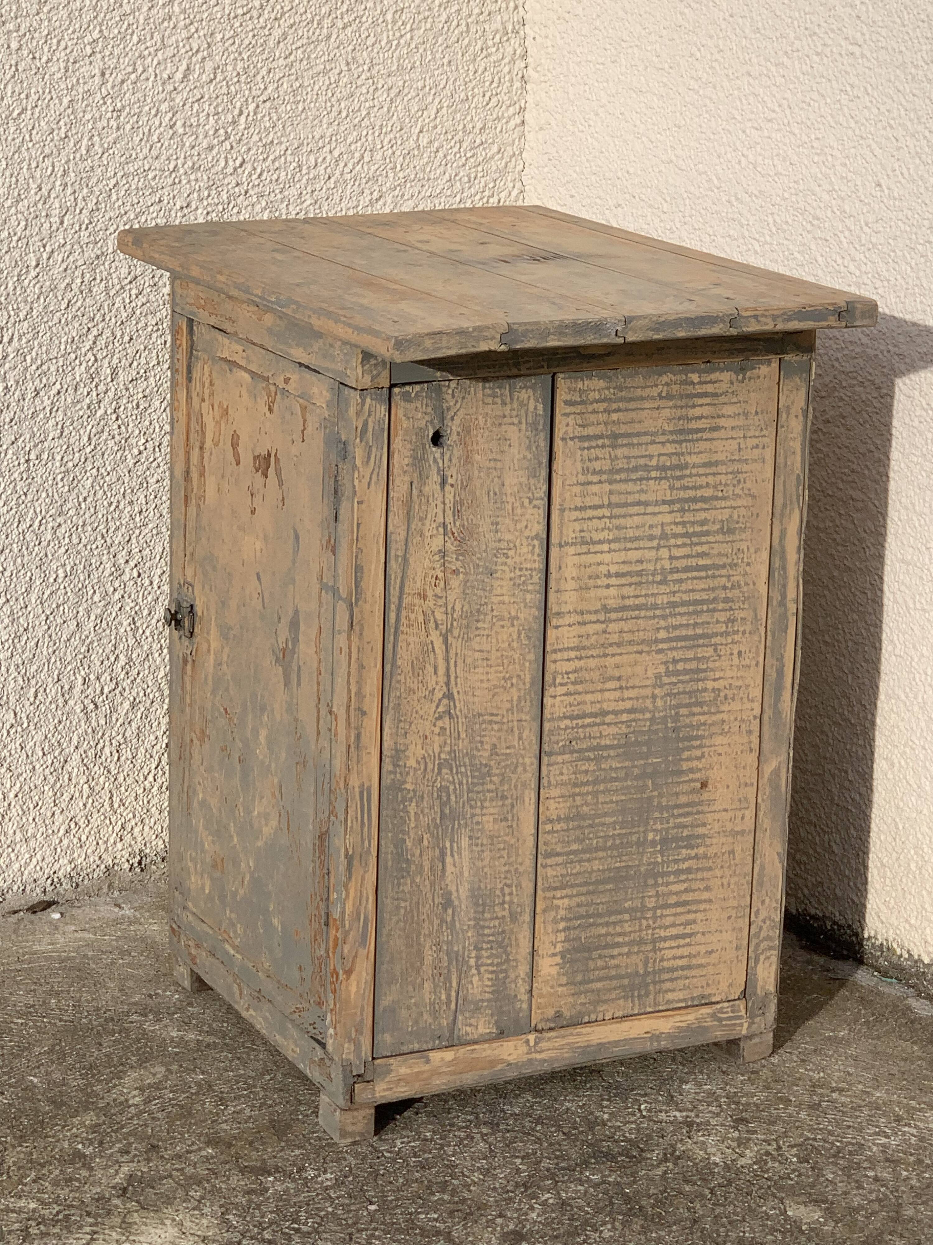 Parisian workshop buffet with patina 1940