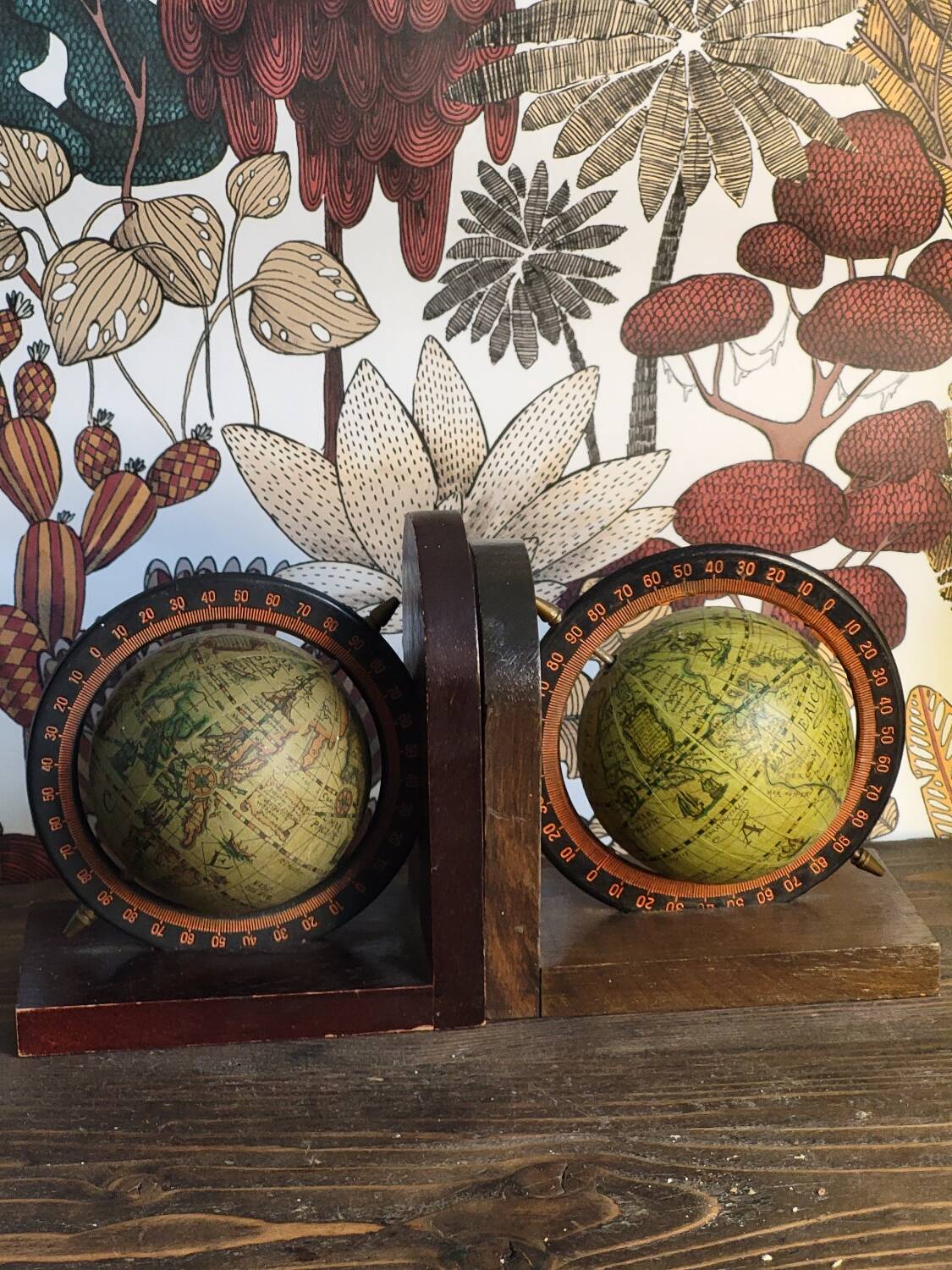 World map bookend