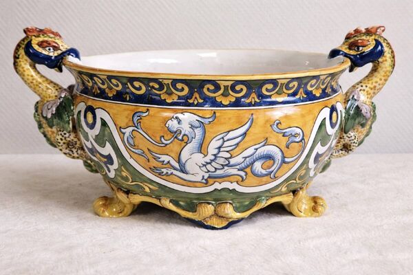 Nevers Henri Signoret : grande coupe à l'antique en céramique émaillée polychrome