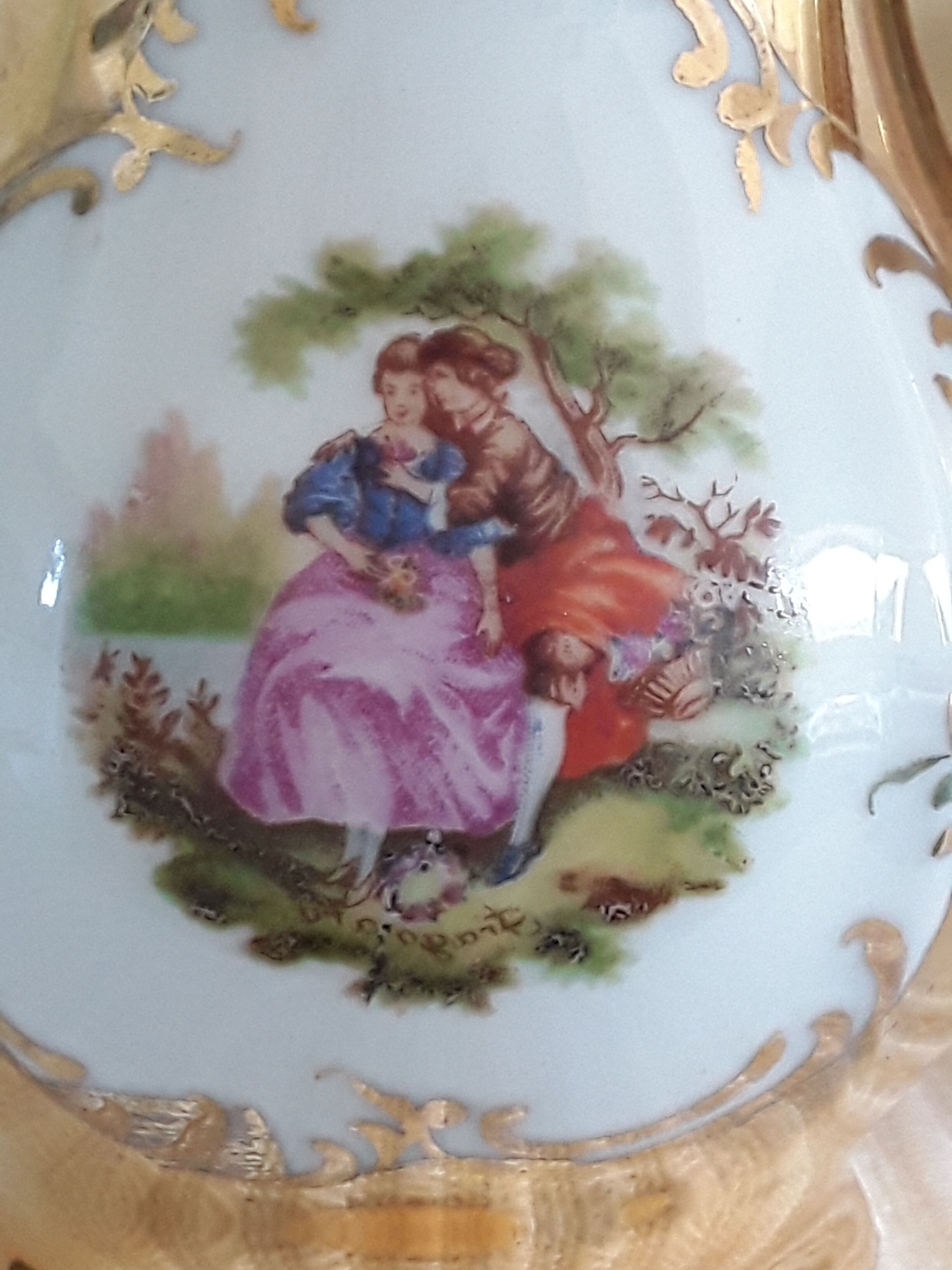 Gold porcelain coffee service