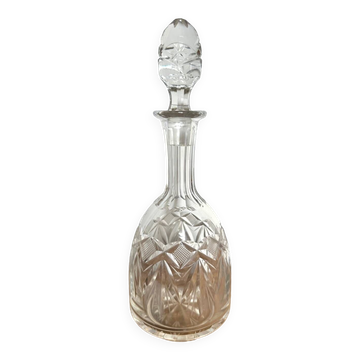 Petite carafe et son bouchon en verre ciselé