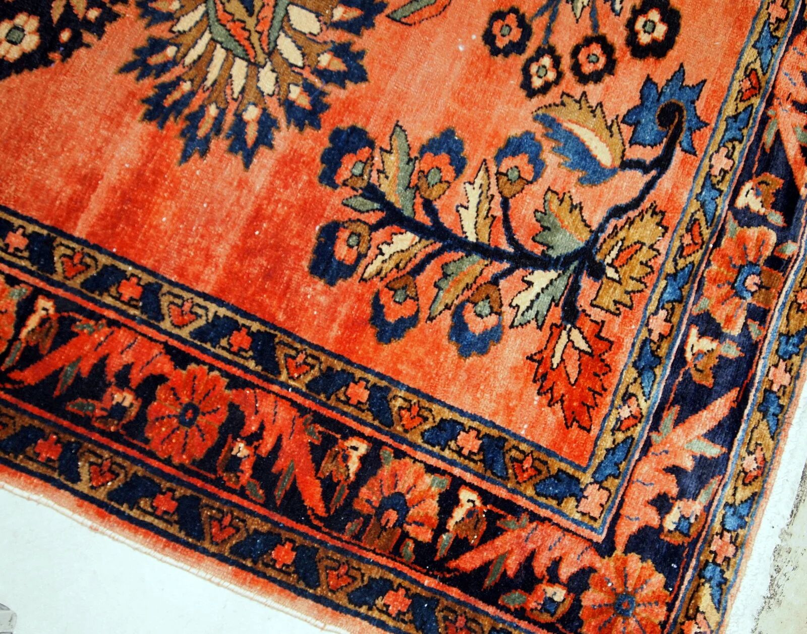 Handmade antique Persian Lilihan rug 5.3' x 7.2' (161cm x 219cm) 1920s