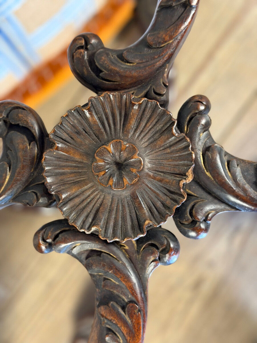 Tabouret en X, bois sculpté, XIXème siècle
