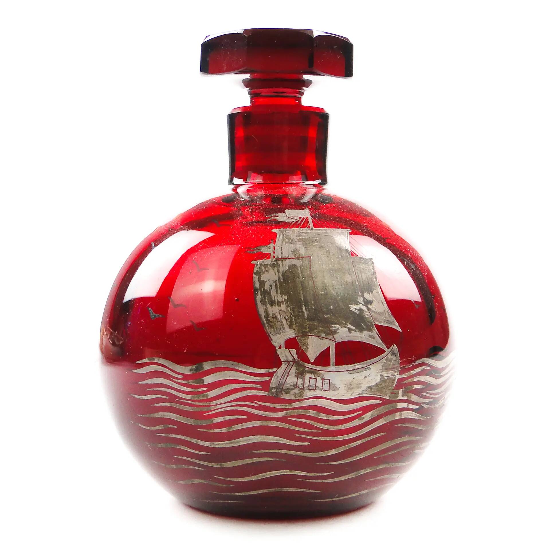 Carafe Art déco, verre rouge, Verrerie Józefina, Pologne, années 1930