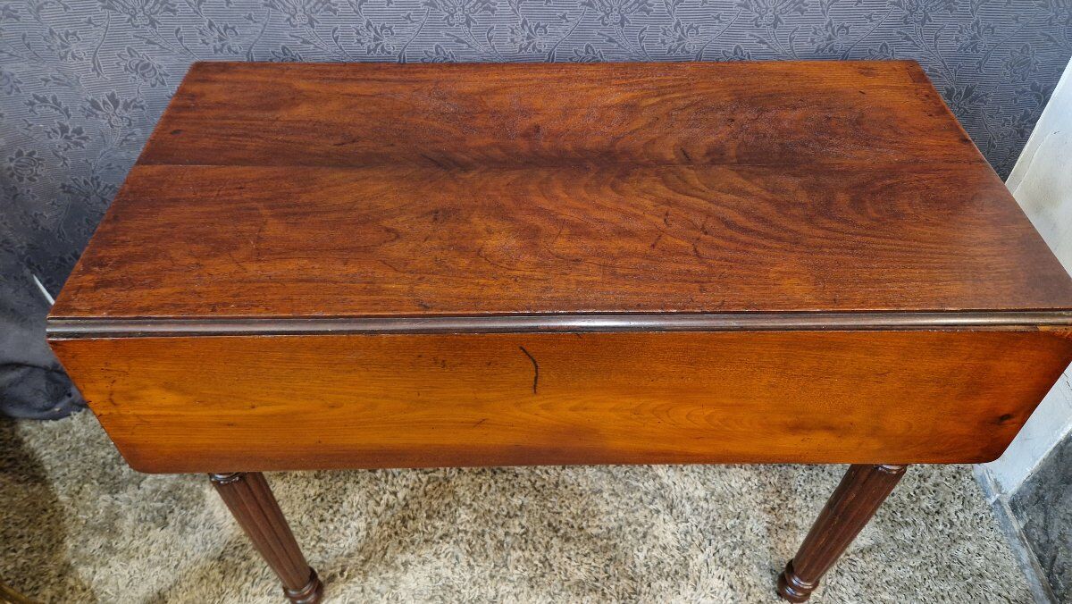 Table d'appoint en acajou