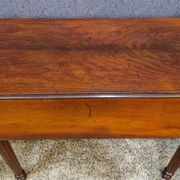 Table d'appoint en acajou