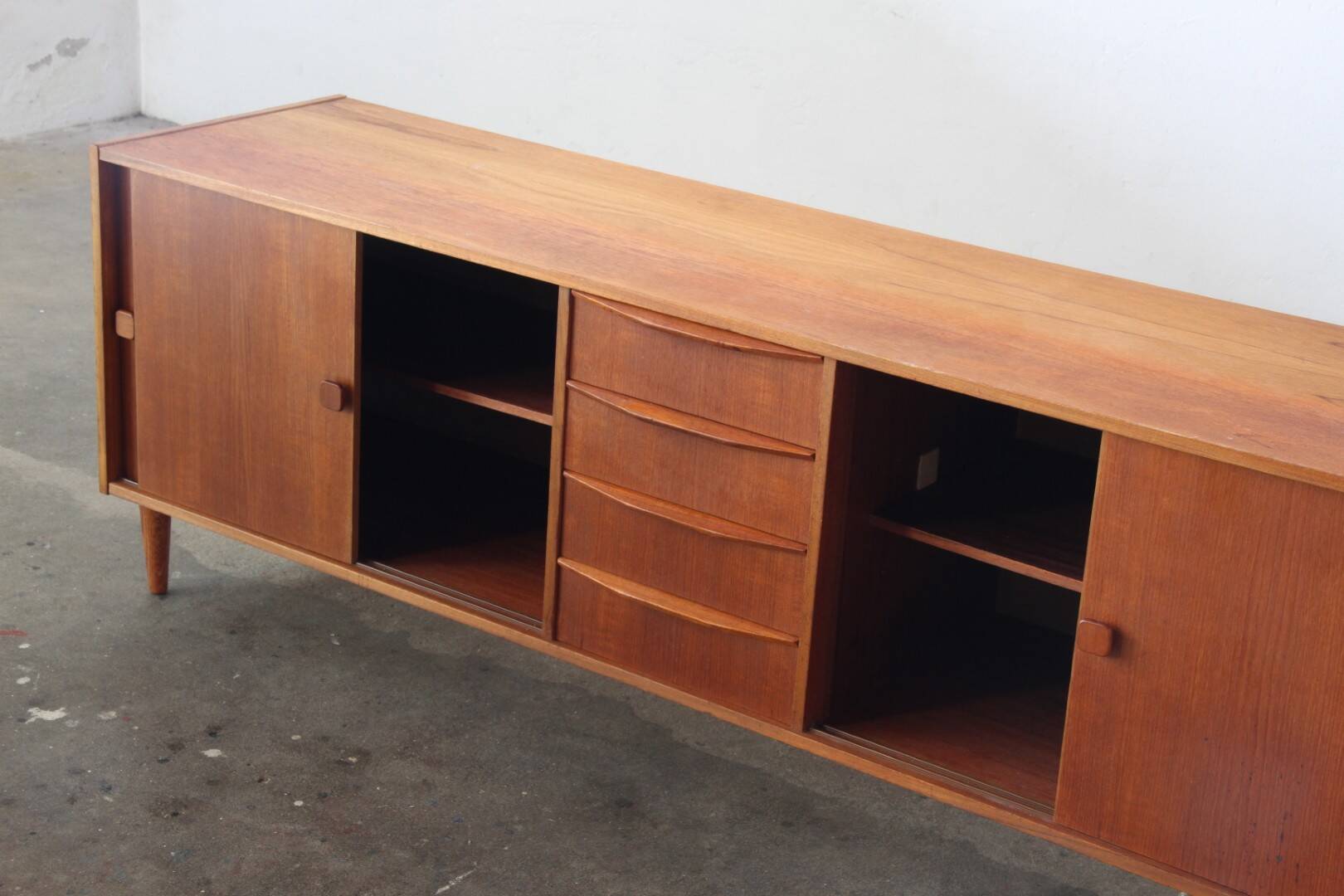 Vintage Mid-Century Danish Lowboard / Sideboard in Teak, 1960s