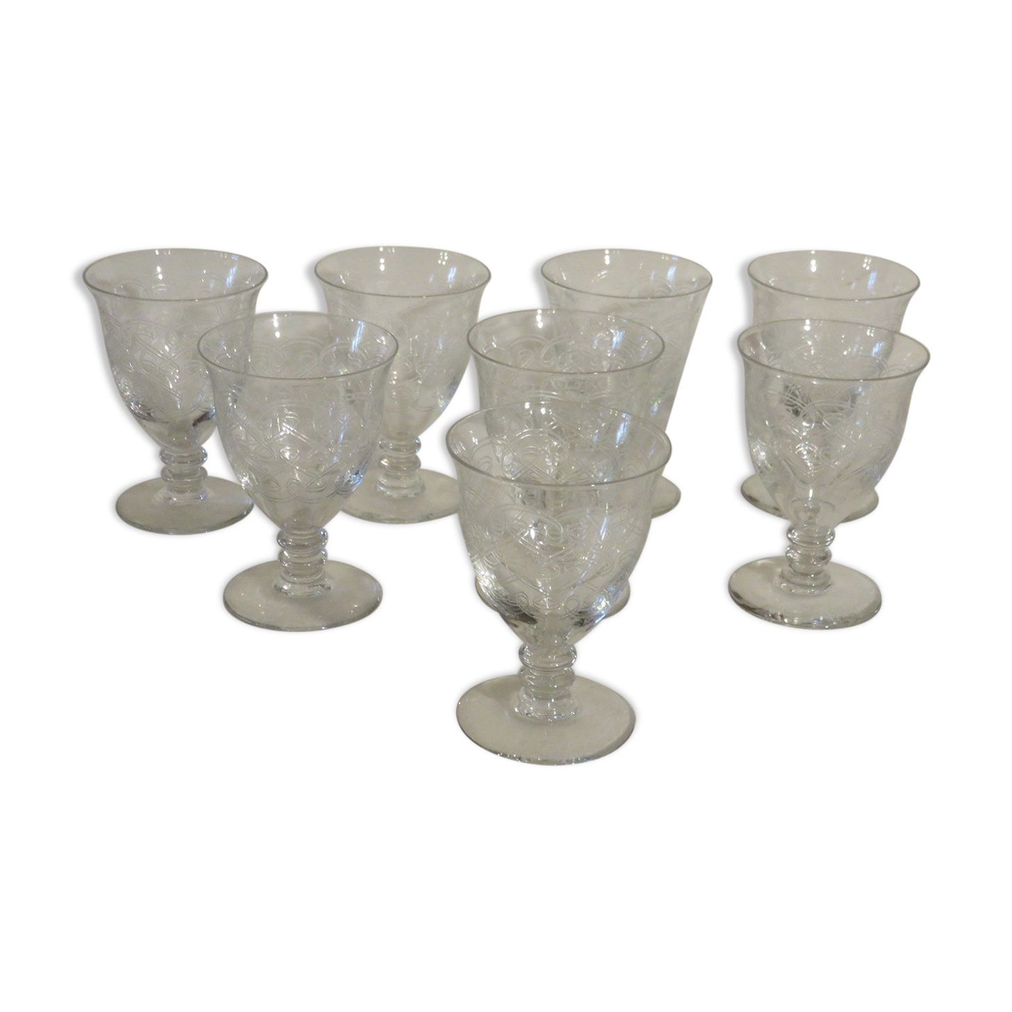 suite of 8 glasses engraved as aperitif