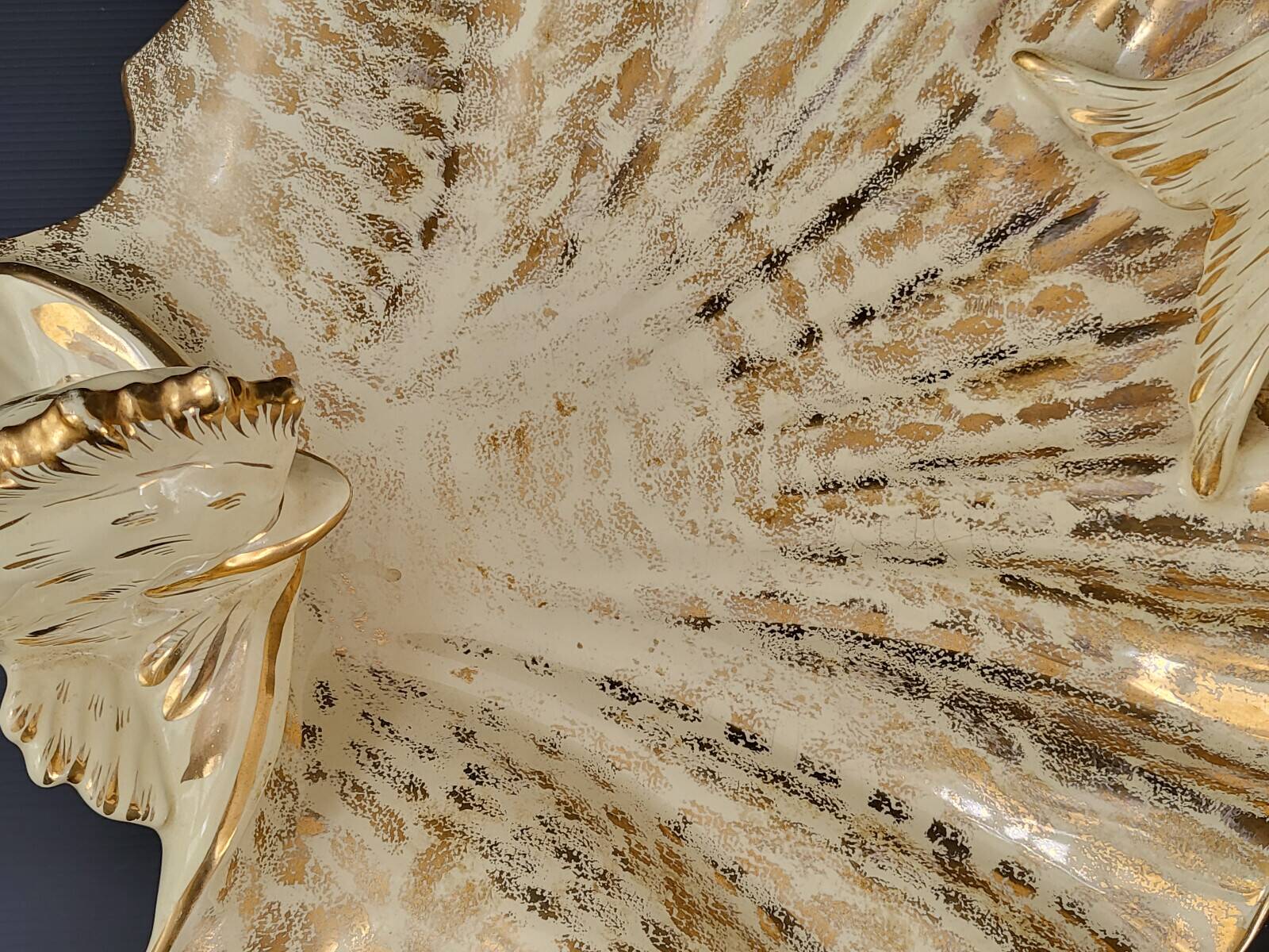 IMPORTANT ITALIAN CERAMIC FRUIT BOWL 1960 FISH UNDER SHELL