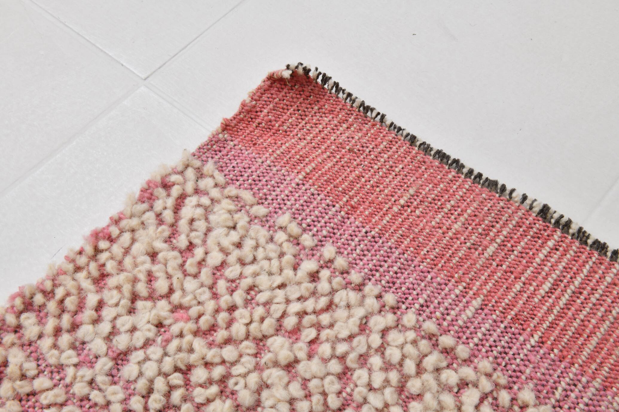 2x6 Mid Century Modern Pink Turkish Runner Rug, 67x171Cm SK 33942 FREE SHIPPING