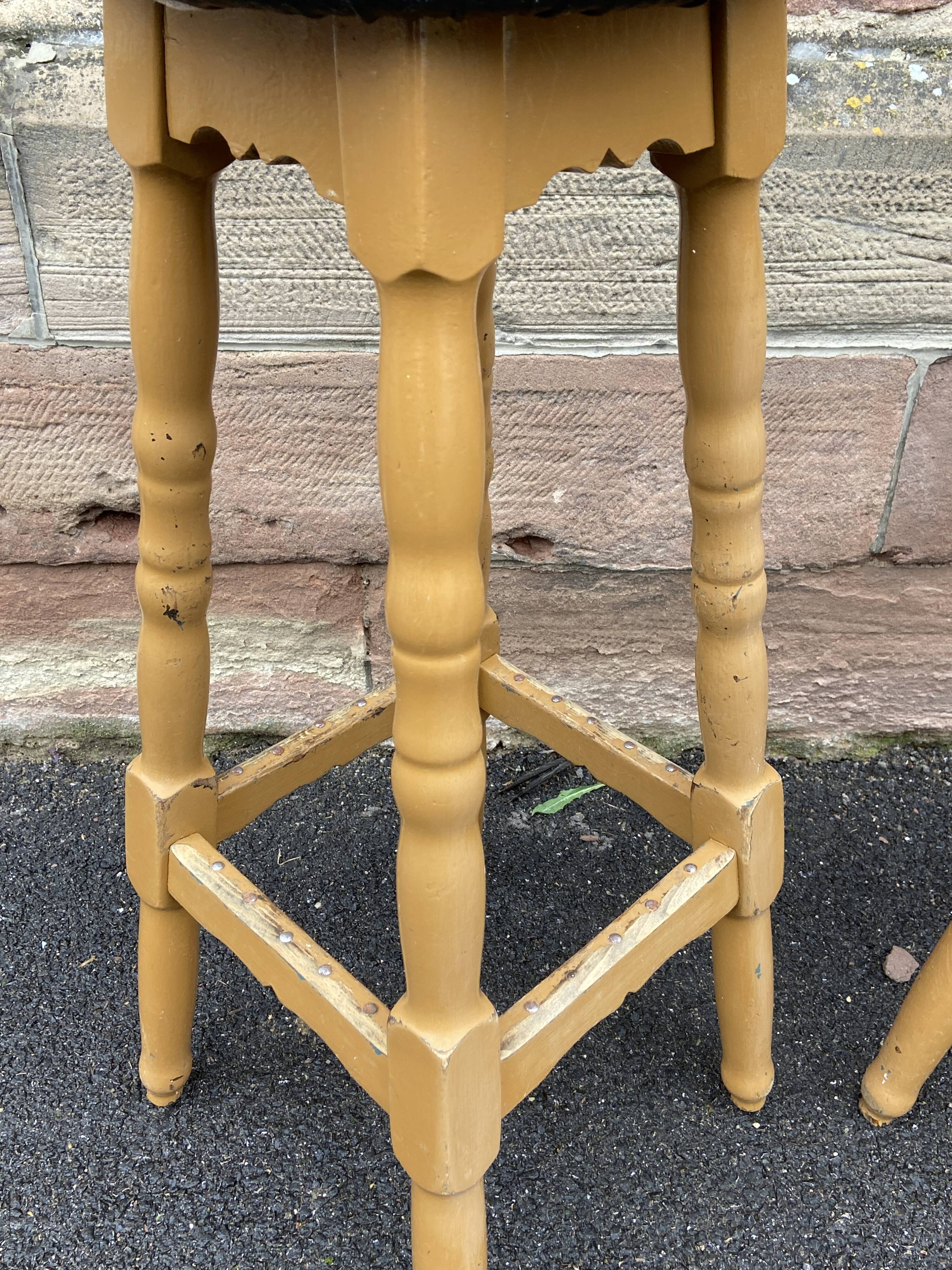 Set of 4 Bar Stools for Restaurant, Pub, Tavern