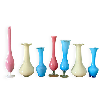 Lot de 7 vases/soliflores vintage en opaline