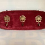 Baroque coat rack in garnet-burgundy velvet