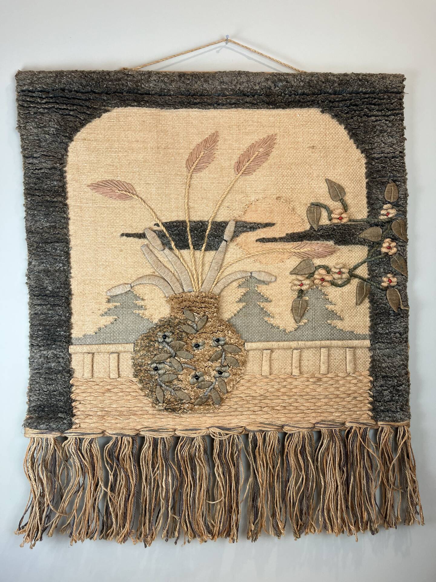 Tapisserie artisanale – Composition florale bohème