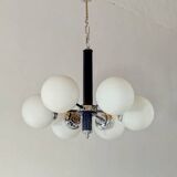 Chandelier with opaline globe