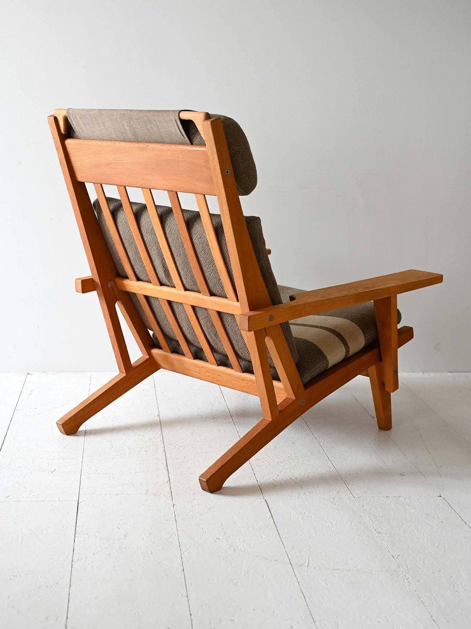 Hans Wegner GE 375 Armchair for Getama