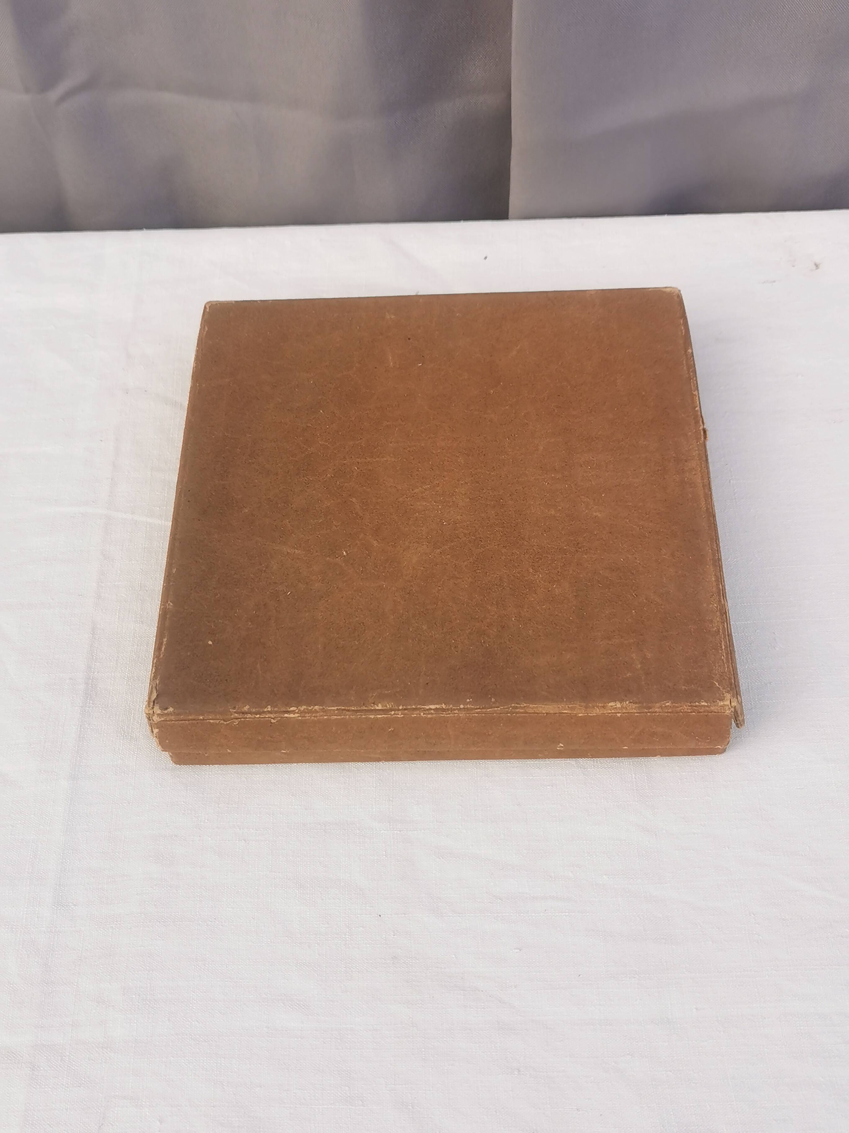 Box of 12 vintage “art-deco” knife holders