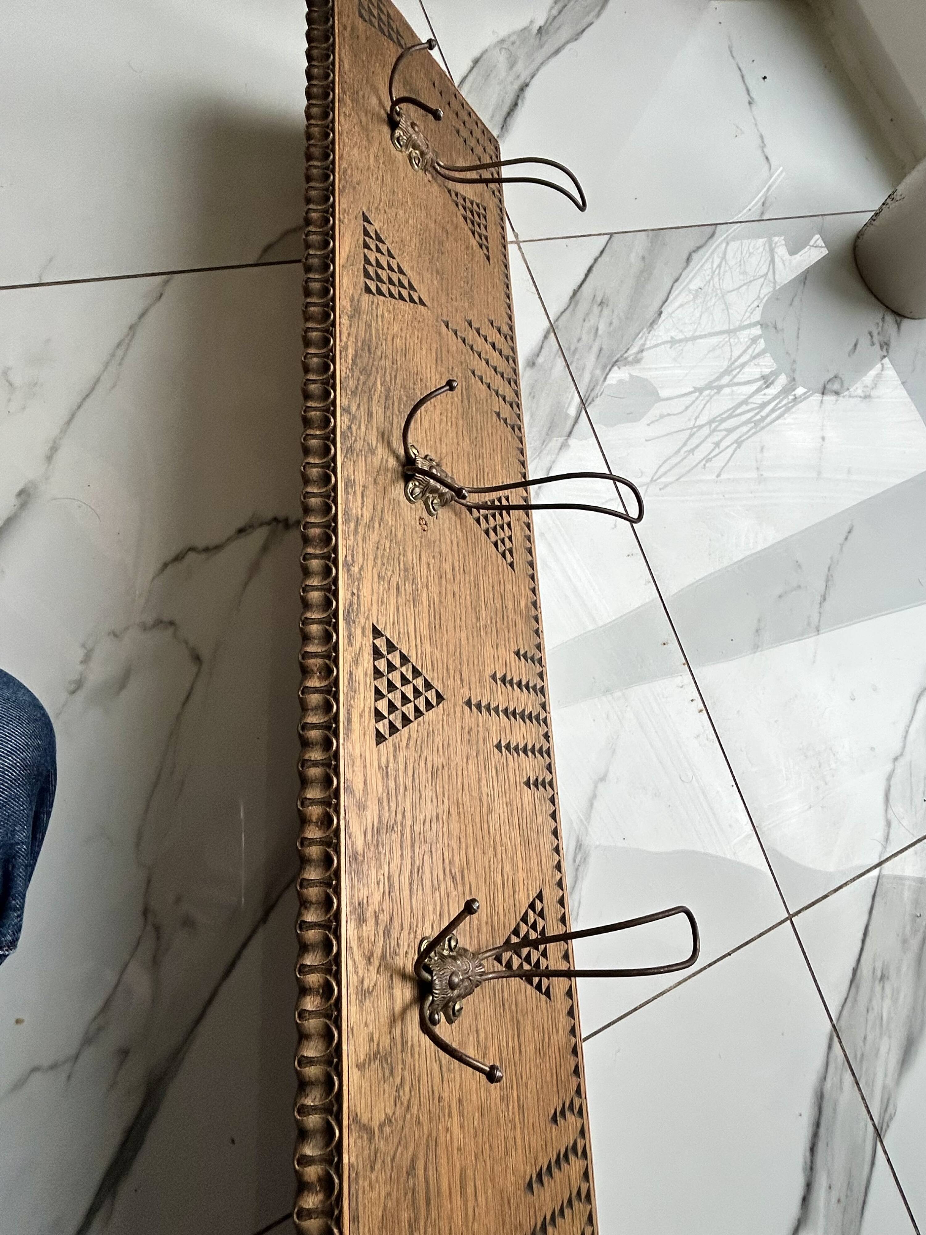 Berber coat rack made of solid wood