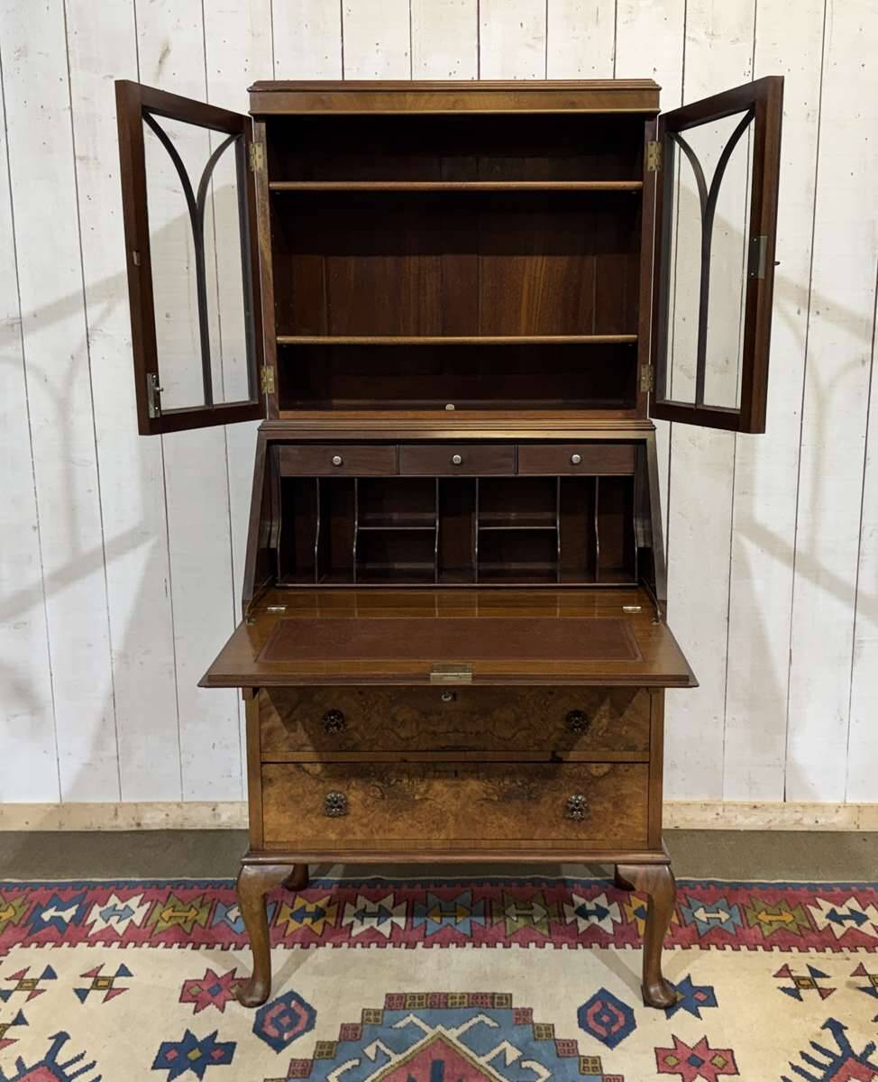 Scriban in English with a walnut finish from the 1930s.