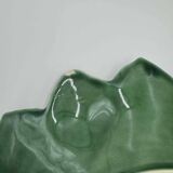 Grande soupière en barbotine fraise avec louche et plateau Bordallo Pienher