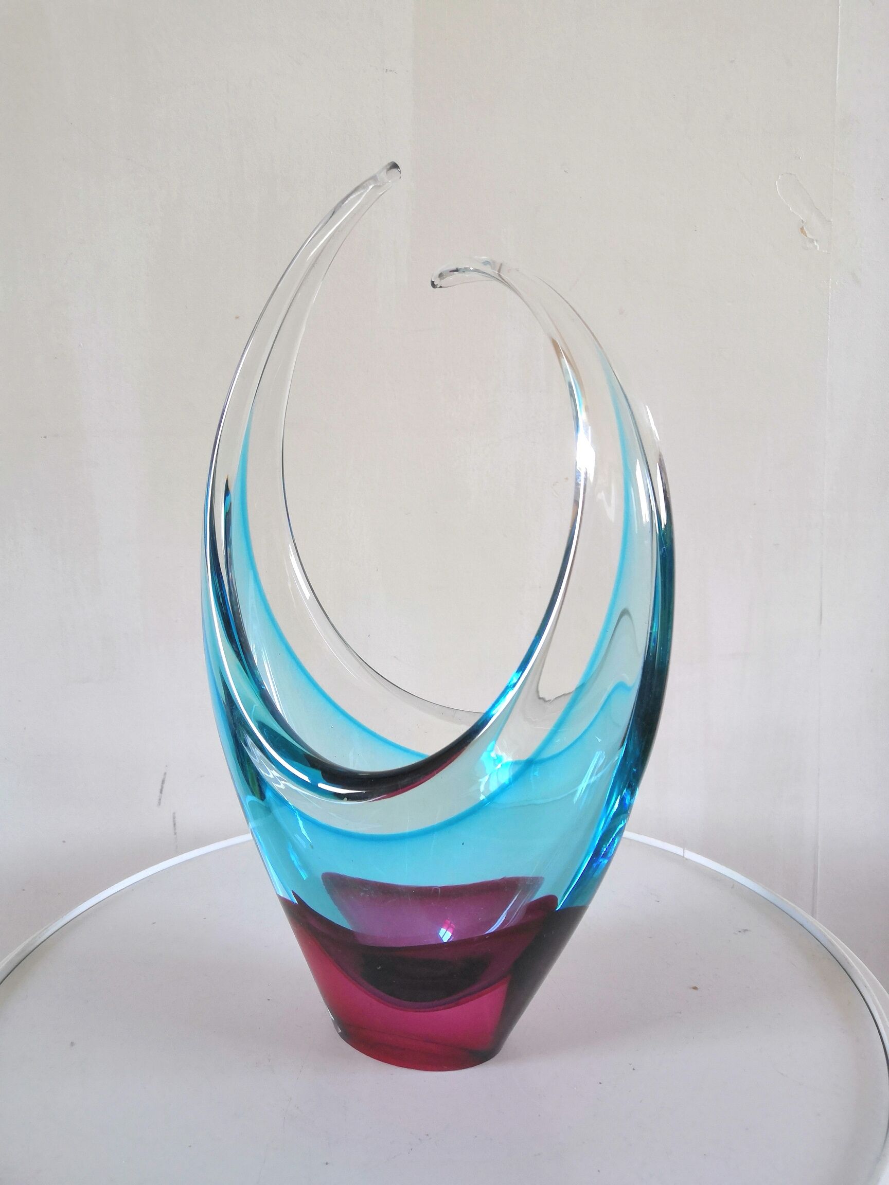 Two-tone glass vase design 70s signed La Vénitie, Nice