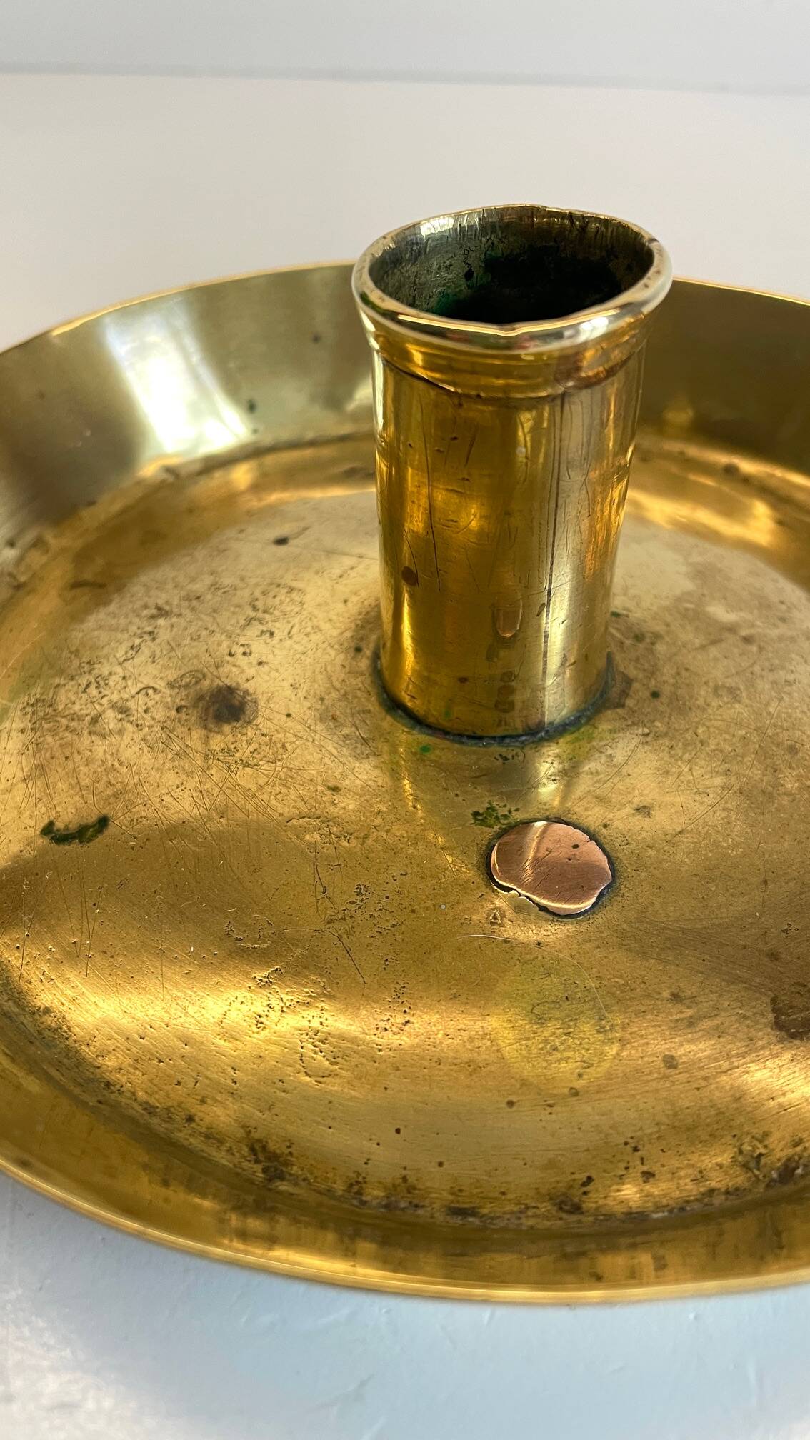 LOW HAND BRASS CANDLESTICK ANTIQUE