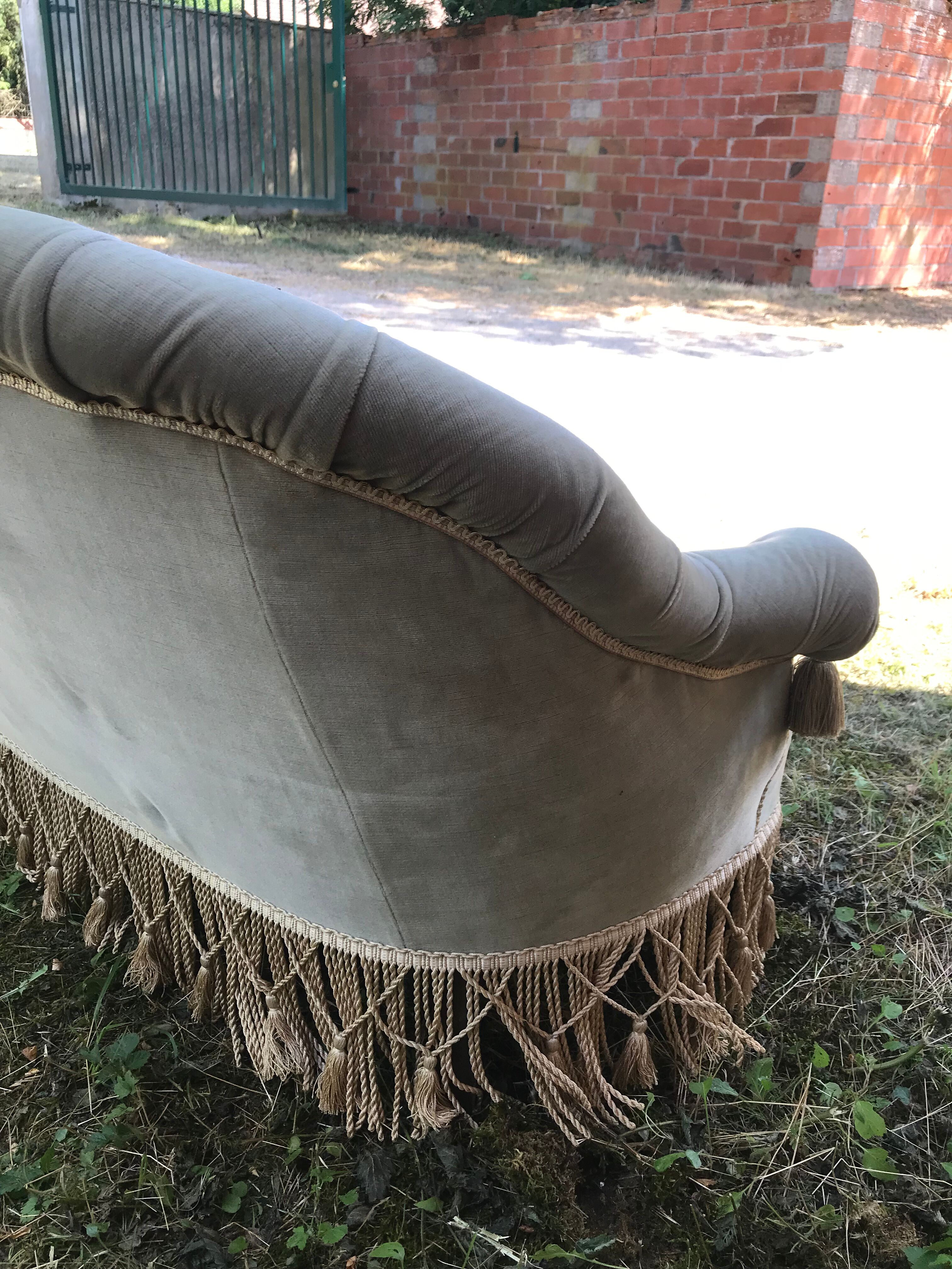 Napoleon III toad sofa