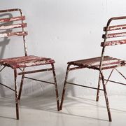 Anciennes chaises de terrasse rouges et blanches (vers 1920). Ensemble de 4 pièces