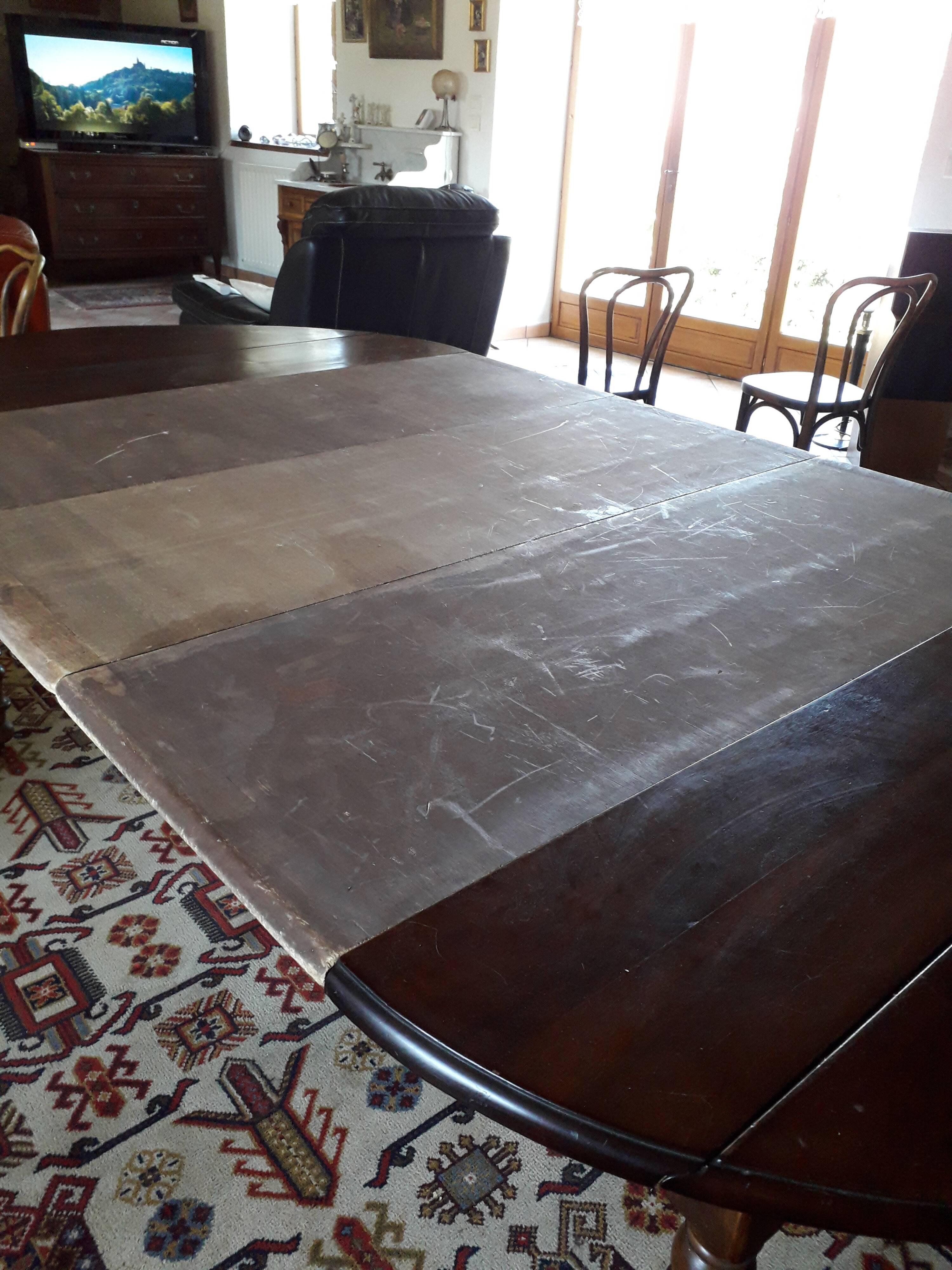 Table 6 feet with extension cords Louis Philippe