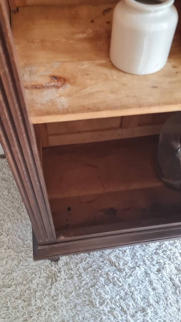 Parisian wardrobe - showcase spirit