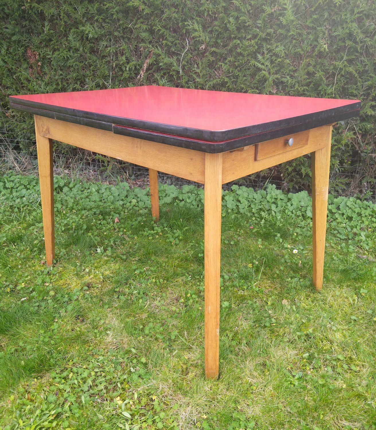 Dining table formica red foot wood
