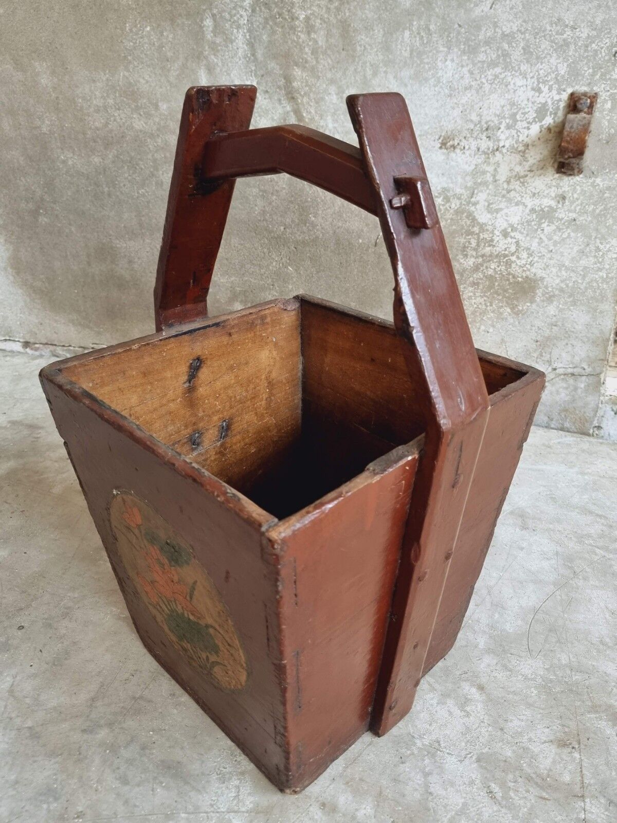 Wooden rice bucket