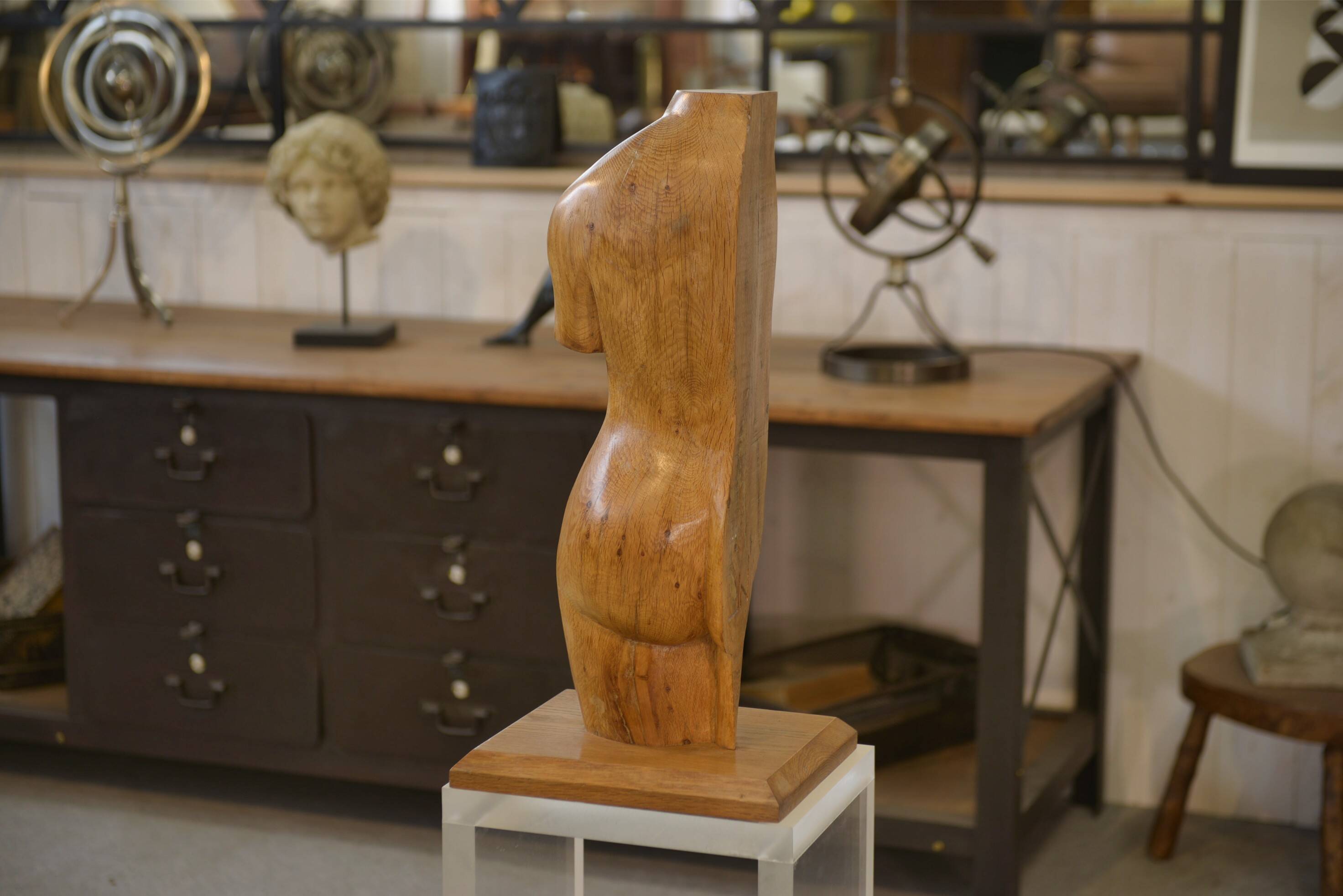 Sculpture nu en chêne 1960’s