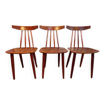 Trio of poul volther 370 frem røjle chairs