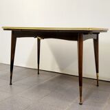 Table extensible assiettes colorées