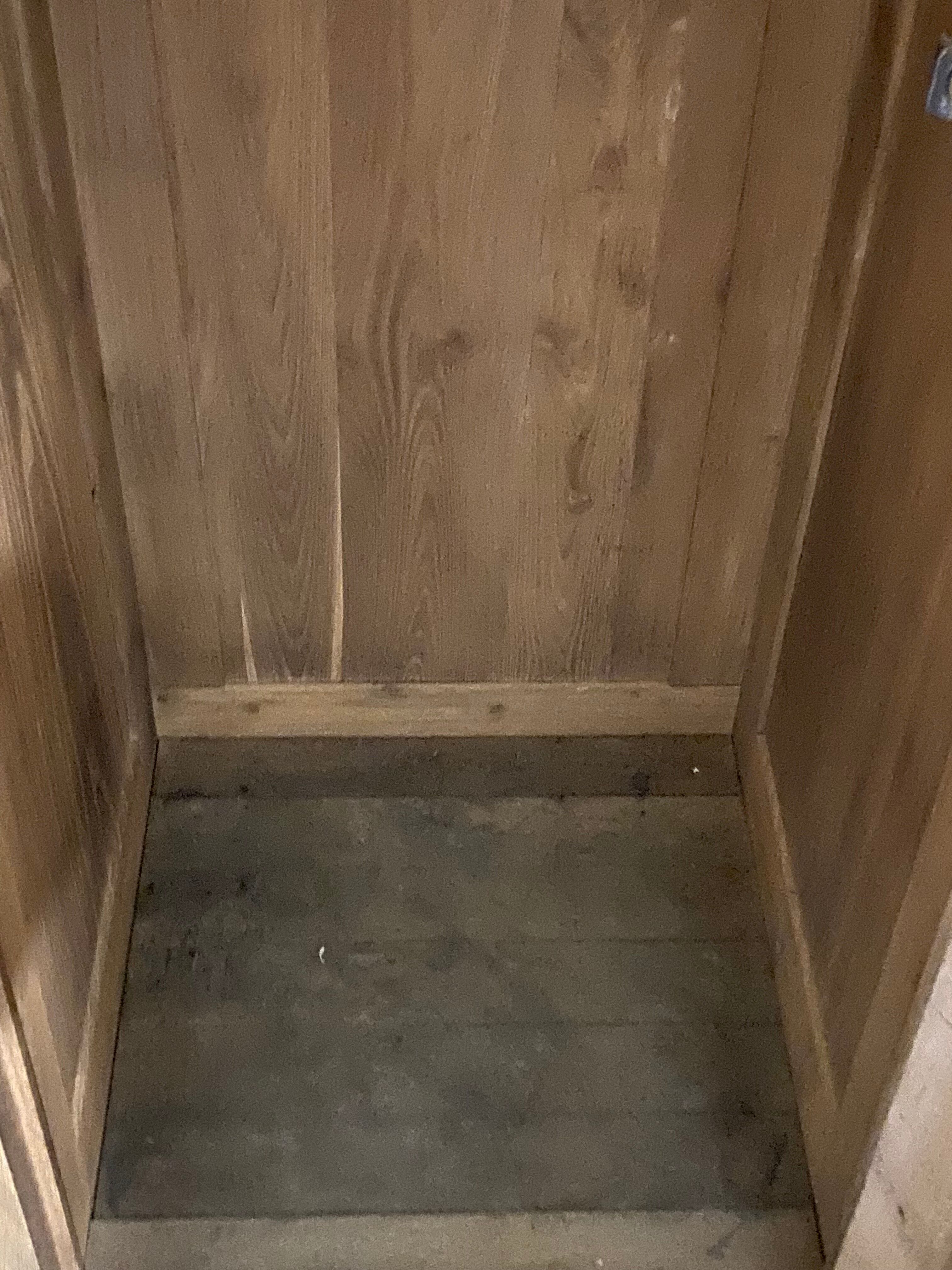 Solid oak 2-door locker