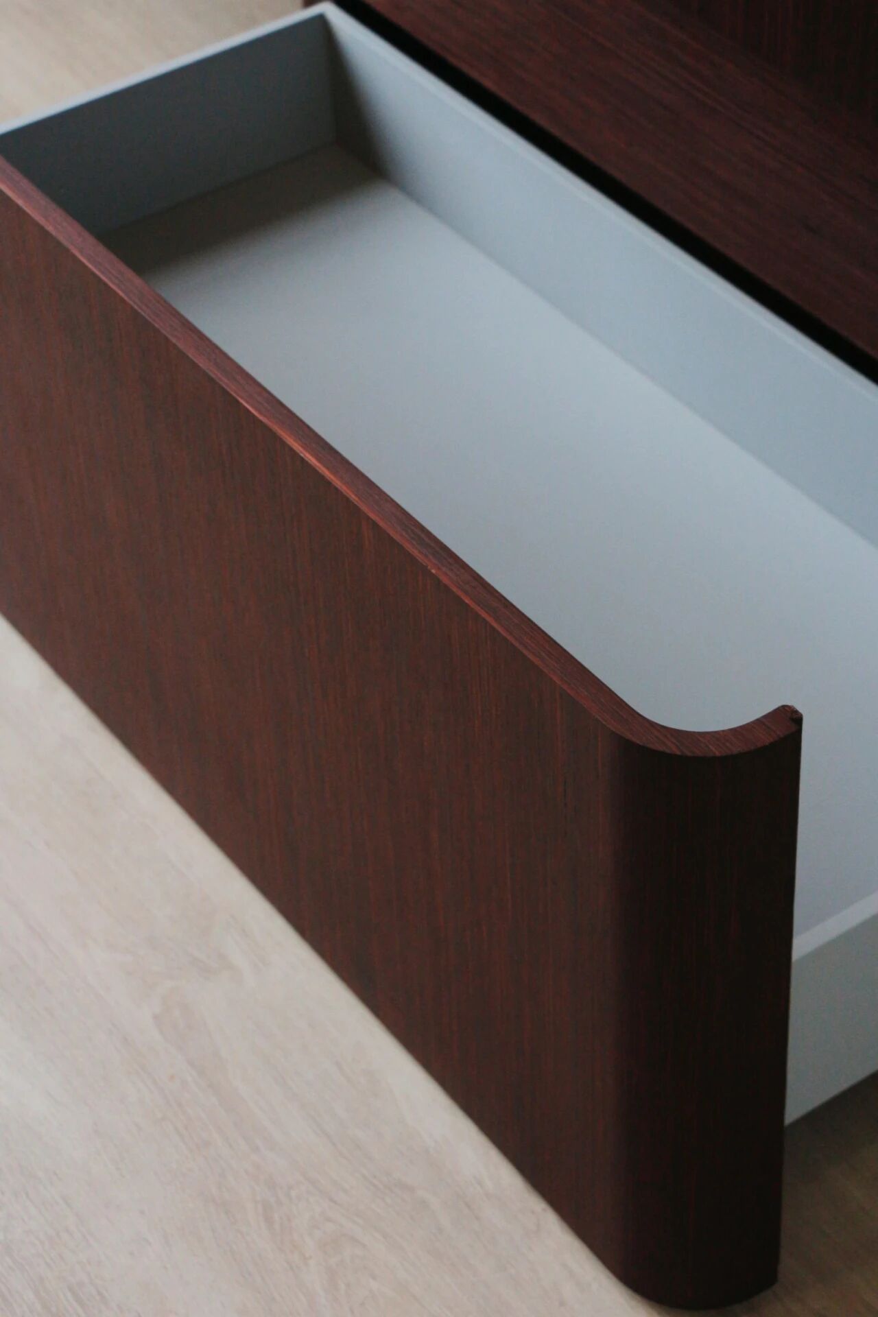Commode italienne vintage en wengé – design 1970/80