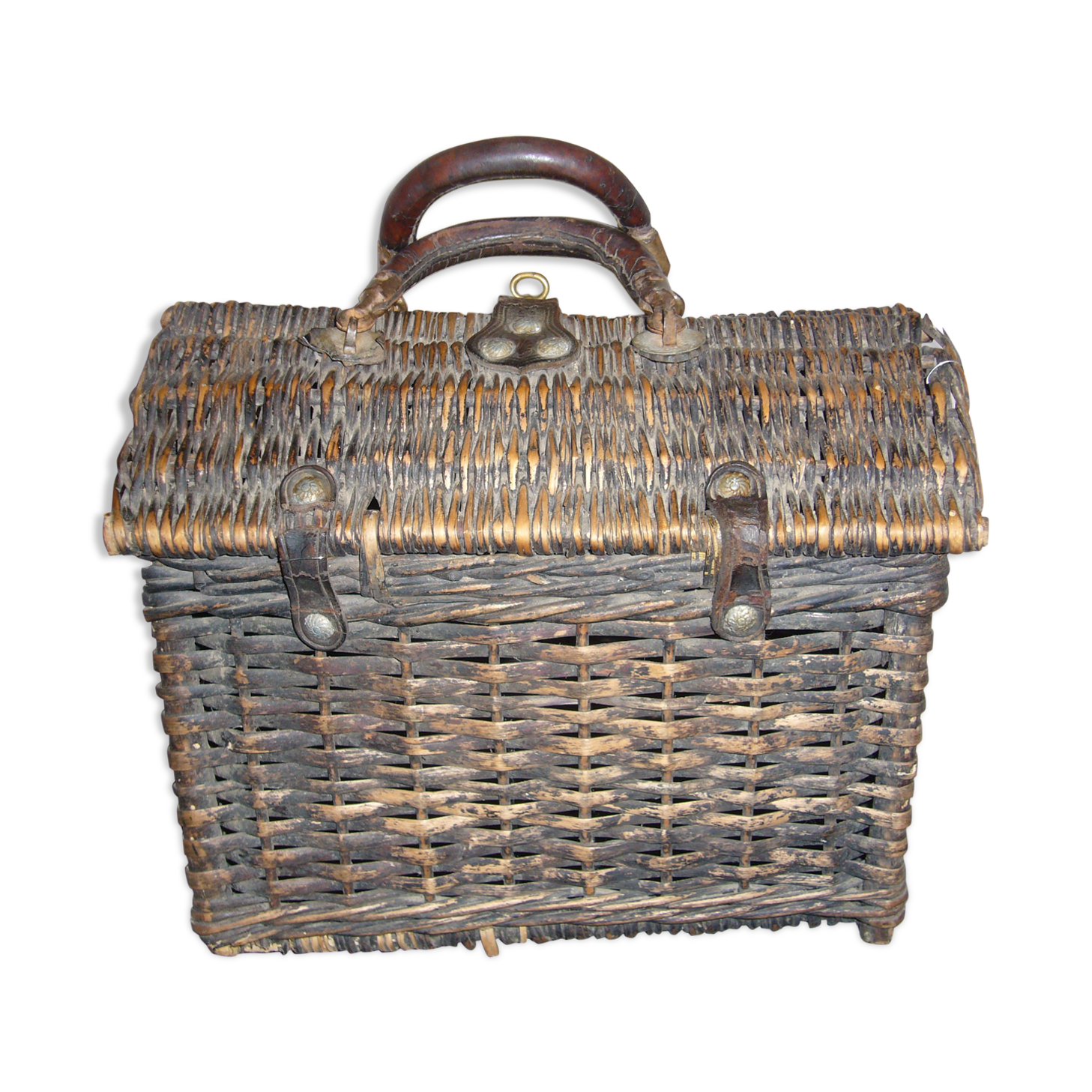 Napoleon III old wicker basket