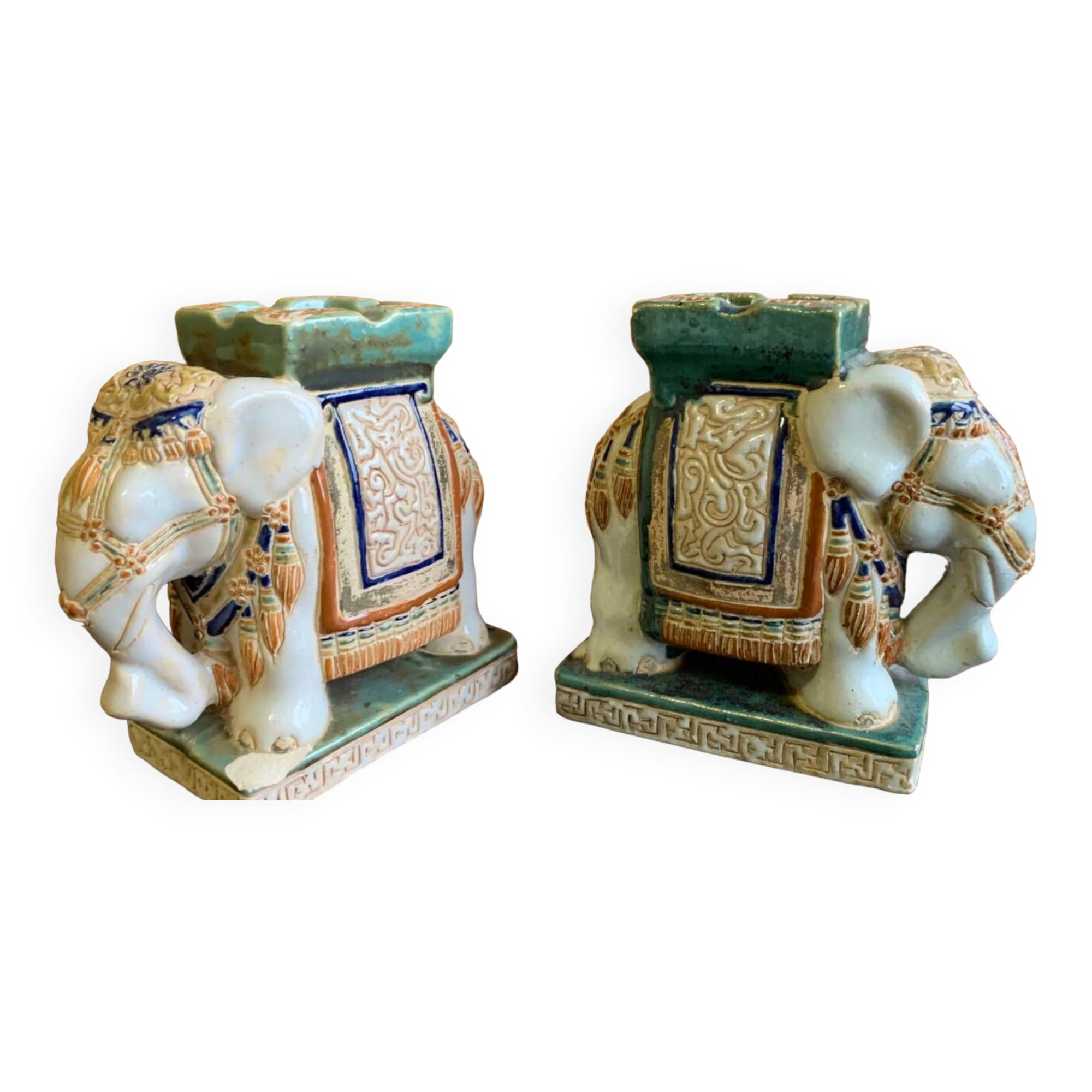Cendriers en forme d éléphant