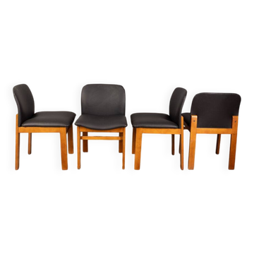 Set of 4  chairs 70s vintage in black leather Italian design