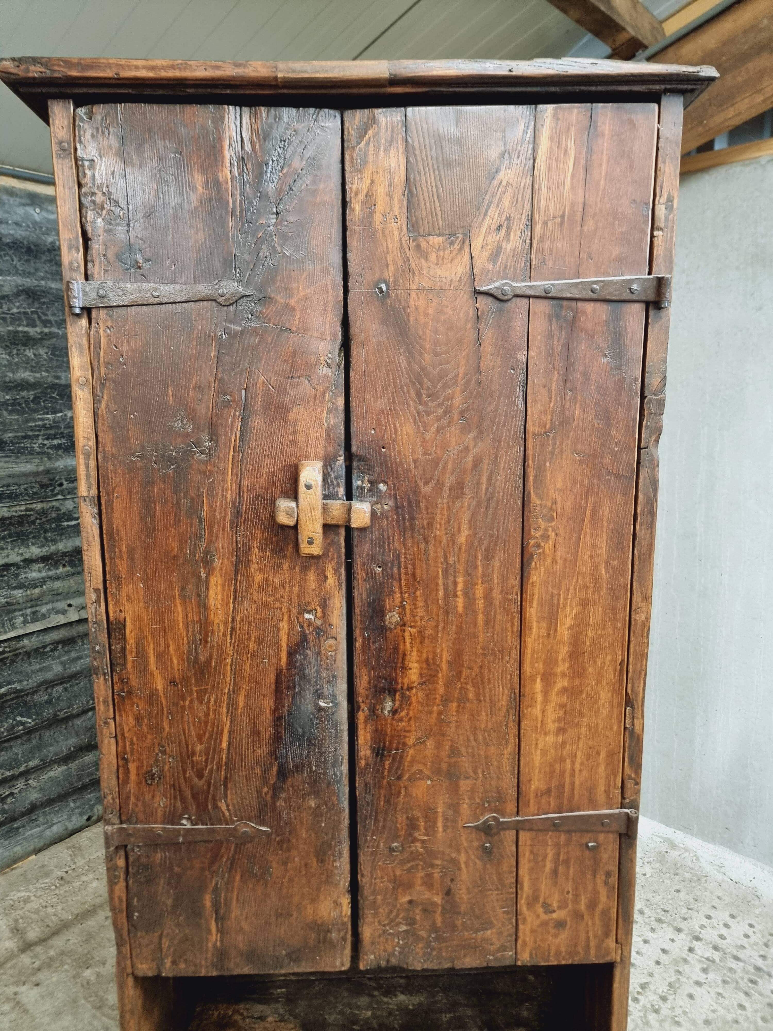 Antique Spanish cabinet chestnut 18th century 88 x 190 cm
