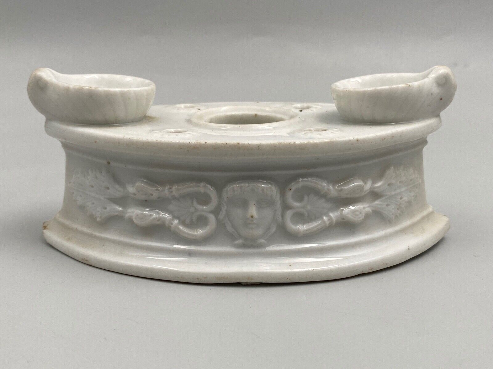 Inkwell late eighteenth early nineteenth white porcelain antique decoration
